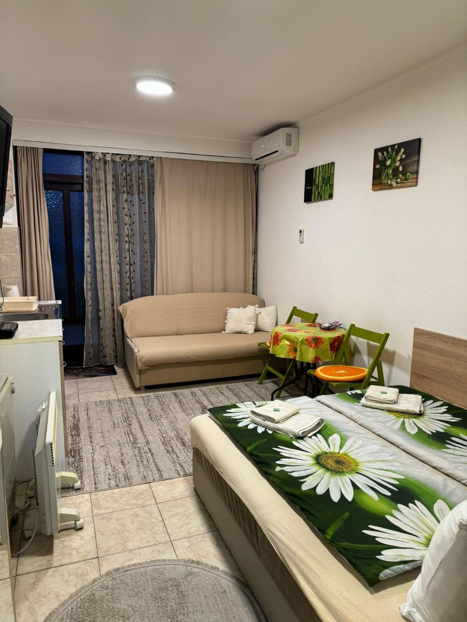 Nela Apartmani Ni Exteriér fotografie